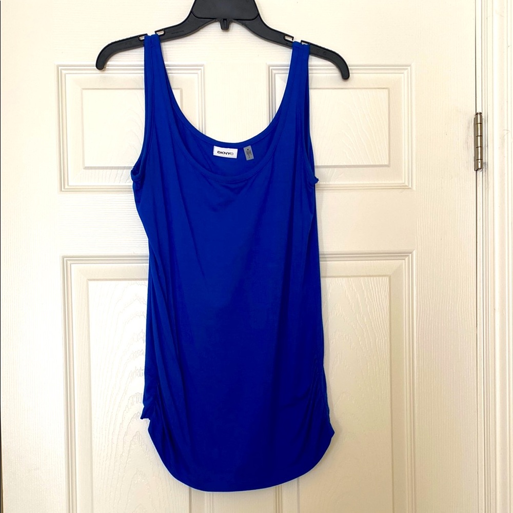 Ann Taylor Fitted Blue Sleeveless Tank Top. M
Excellent condition.